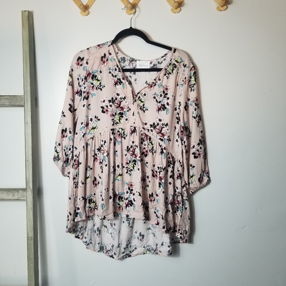 NWOT BLU HEAVEN WOMEN'S PINK WITH FLOWER BLOUSE SIZE MEDIUM (SEE ALL PHOTOS)